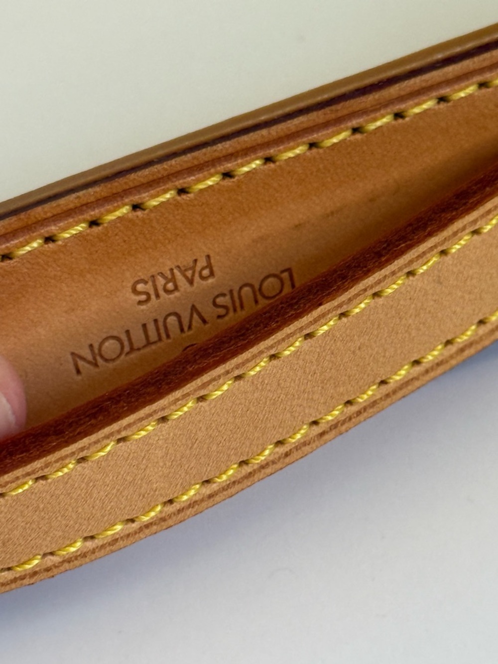 Louis Vuitton 💫 Senlis Vintage Monogram Crossbody Camera Bag - Picture 8 of 17